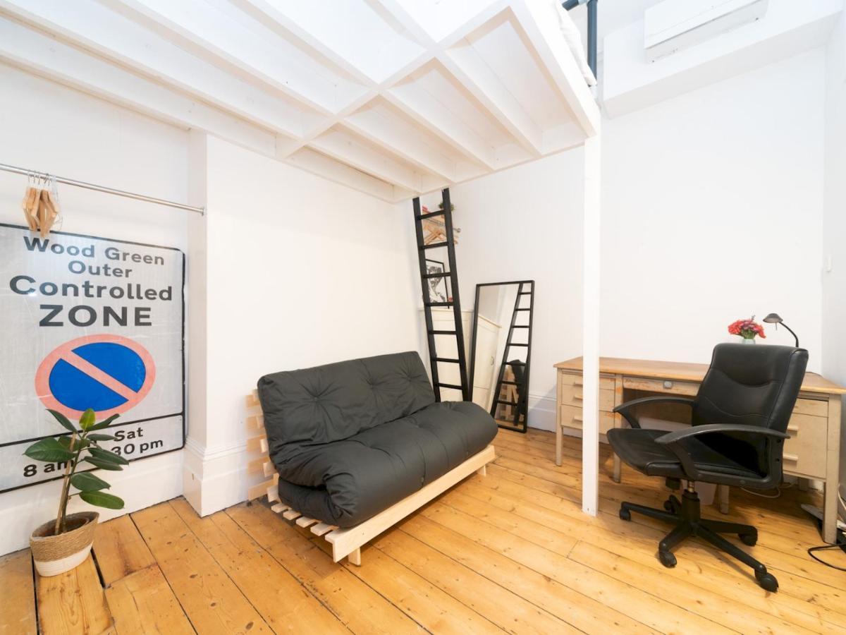 Pass The Keys Rustic And Quirky Flat In Charming Charlton Village 伦敦 外观 照片