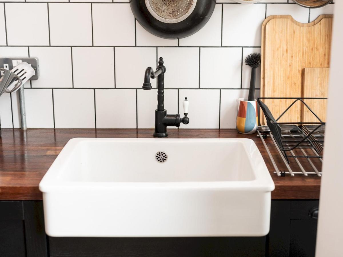 Pass The Keys Rustic And Quirky Flat In Charming Charlton Village 伦敦 外观 照片