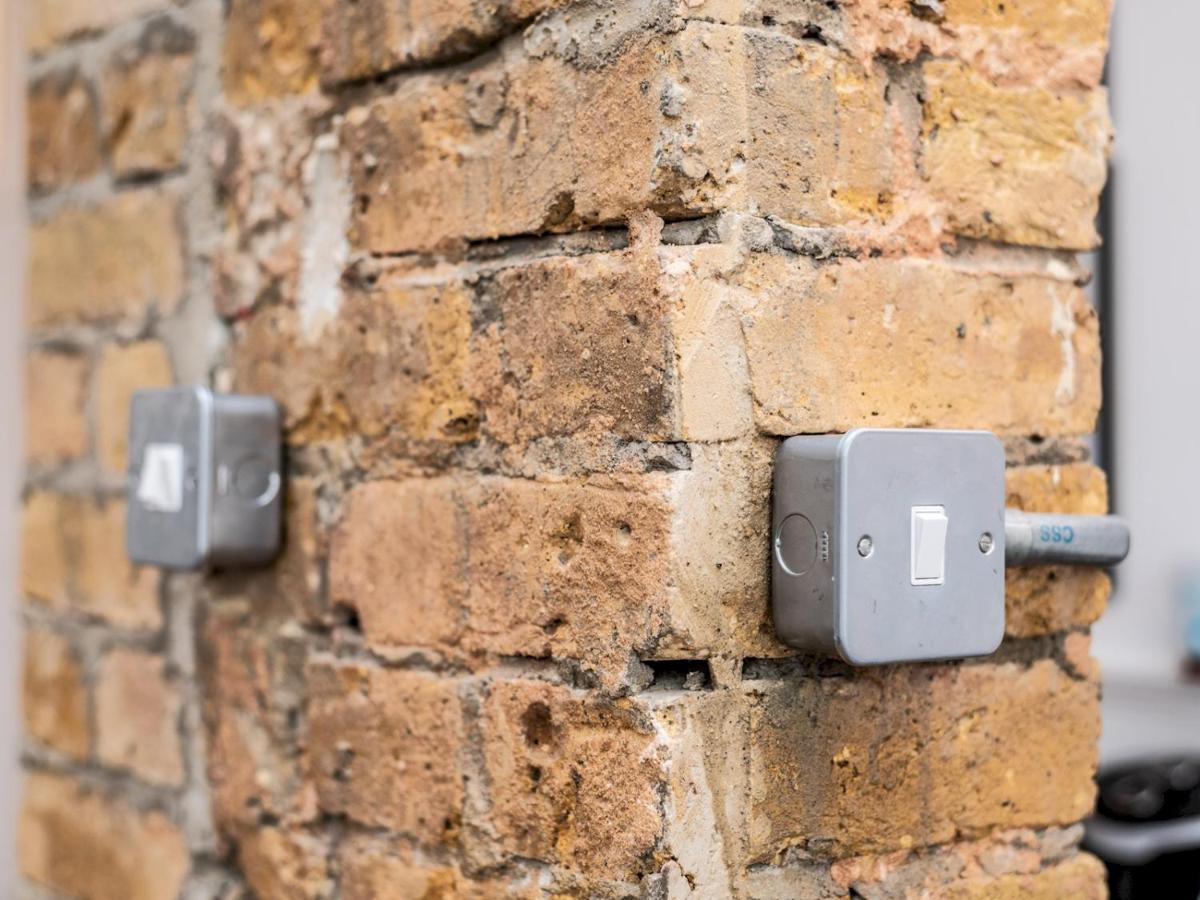 Pass The Keys Rustic And Quirky Flat In Charming Charlton Village 伦敦 外观 照片